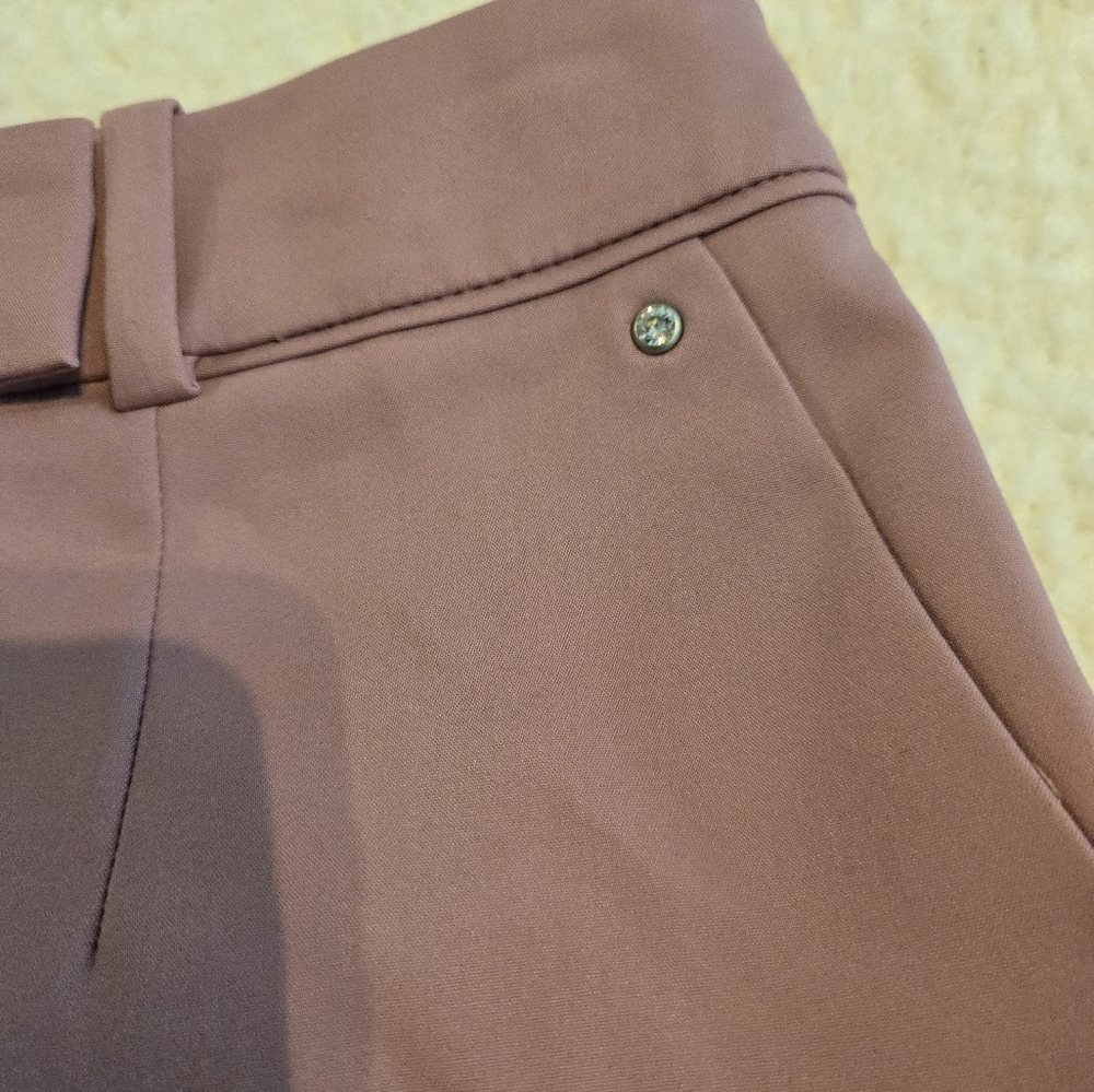 White House Black Market Mauve Shorts - Picture 3 of 8